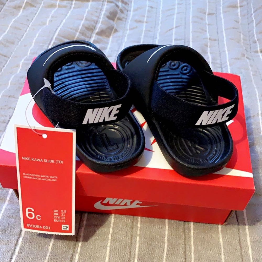 New in box black Nike kawa slides (TD)size 6c